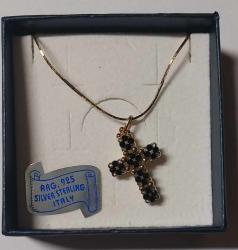 Krzy� z �a�cuchem